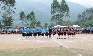 2080775 hai doi bong da nu san chi cao ly xa huc dong huyen binh lieu va cau lac bo bong da nu nguoi dao xa hai son tp mong cai cui chao khan gia 16142905