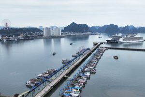 2212994 tau du lich neo dau tai cang tau khach quoc te ha long 15525614 1