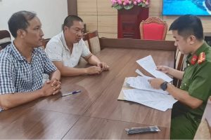 Tạm giữ 2 lái xe tạt đầu, chèn ép xe khác ở Quảng Ninh 8 tam giu edited 1720050388480