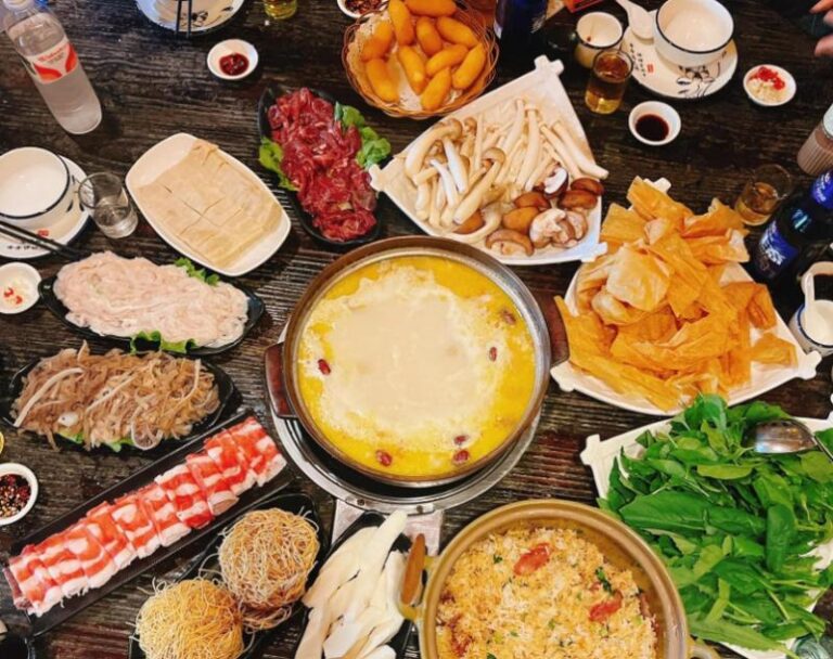 Lẩu sữa: Món ngon đặc sản nổi tiếng Trung Quốc