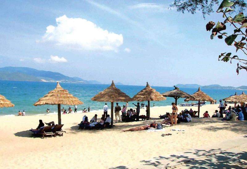 Top 5 bãi tắm ở Hạ Long trong xanh thơ mộng 1 Top 5 bãi tắm ở Hạ Long trong xanh thơ mộng