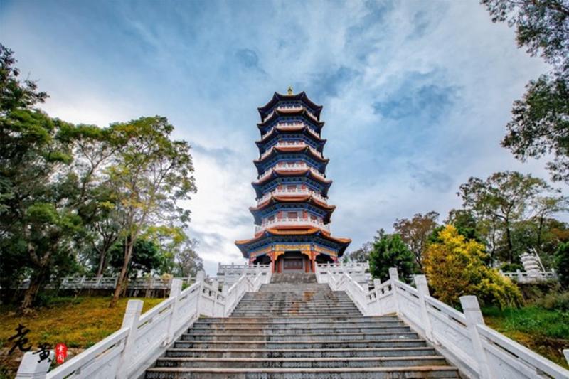 Tháp Vạn Xương: Điểm đến lý tưởng khi du lịch Đông Hưng 1 Tháp Vạn Xương: Điểm đến lý tưởng khi du lịch Đông Hưng