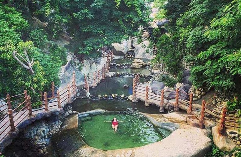 Top 4 suối nước nóng Quảng Ninh nổi tiếng, trong lành