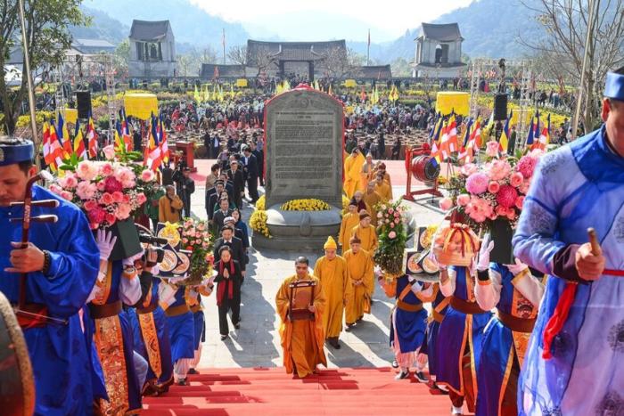 Lễ hội Yên Tử – Hành trình tâm linh đặc sắc tại Quảng Ninh 6 le-hoi-yen-tu