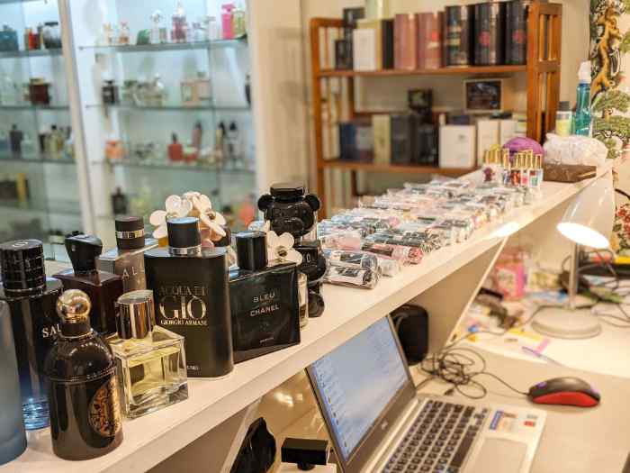 Tiệm Nước Hoa Chính Hãng 