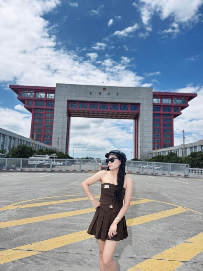 Hình ảnh thực tế trong hành trình tour Đông Hưng của Hạ Long Media